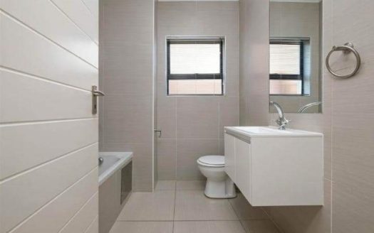 Modern 3 bed apartment available to rent in Wilgeheuwel