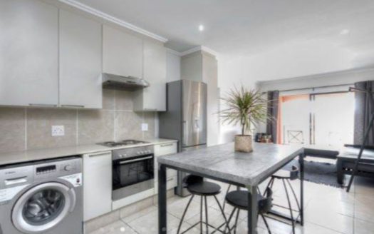 3 Bed Apartment in Lonehill